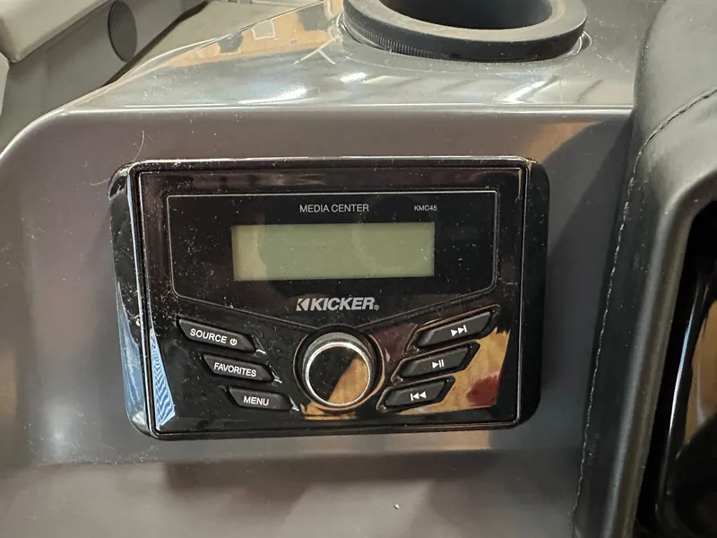 Slide: The Image of Kicker media center in 2024 Bennington 20SVLSR boat dashboard. - 17