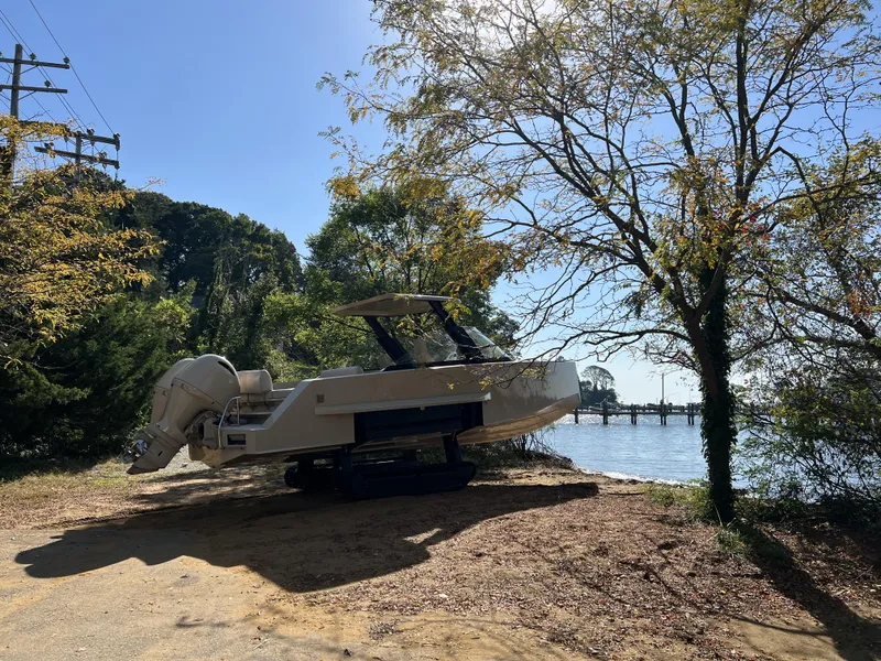 Slide: The Image of Iguana Commuter 2017 - 13