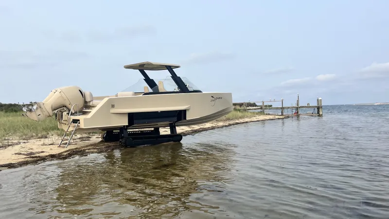 Slide: The Image of Iguana Commuter 2017 - 14