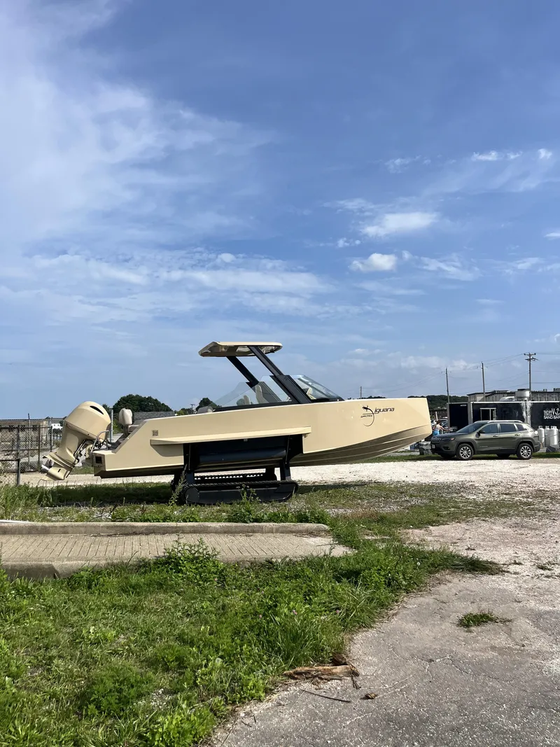 Slide: The Image of Iguana Commuter 2017 - 18