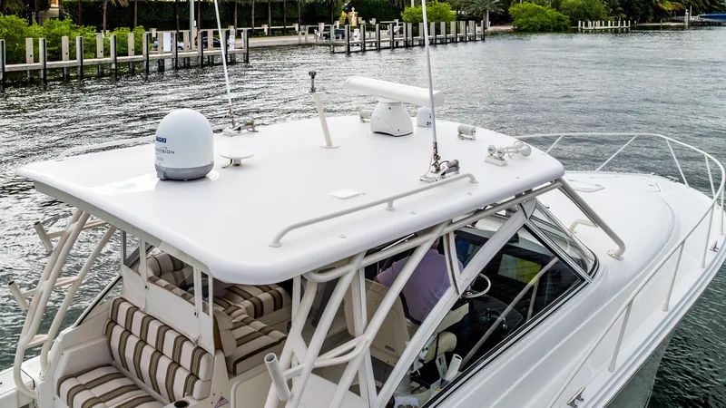 Slide: The Image of 2017 Jupiter 41 - Exterior profile on the water - 29