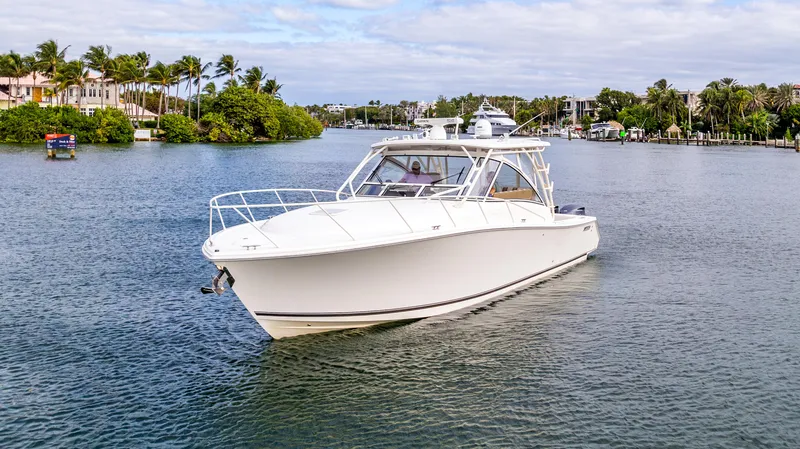 Slide: The Image of 2017 Jupiter 41 - Exterior profile on the water - 6