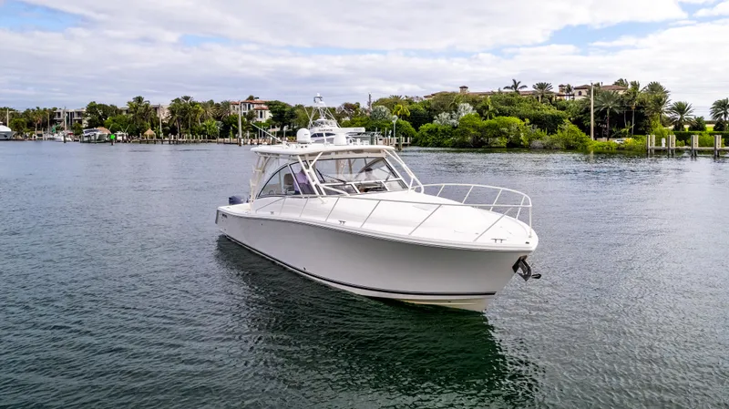 Slide: The Image of 2017 Jupiter 41 - Exterior profile on the water - 7