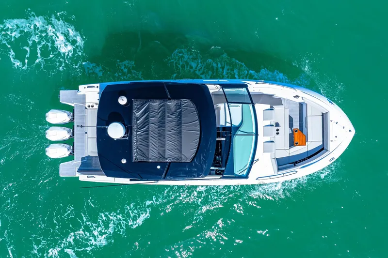 Slide: The Image of Cruisers 38 GLS OB 2025 - 20