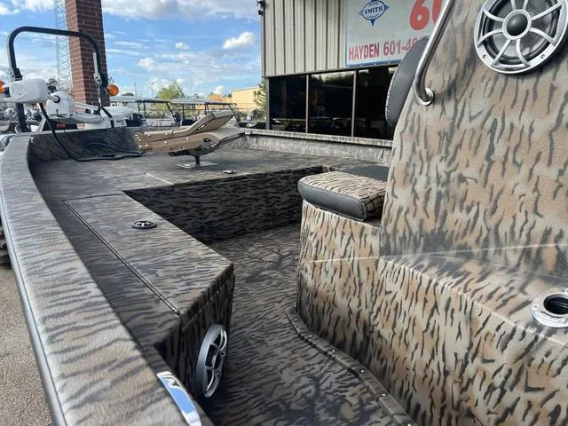 Slide: The Image of Xpress SW20B 2025 - 13