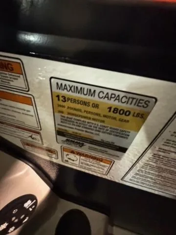 Slide: The Image of Premier 220 Sunscape RF 2025 - 17