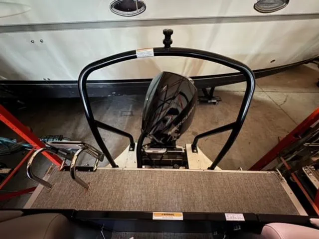 Slide: The Image of Premier 220 Sunscape RF 2025 - 7