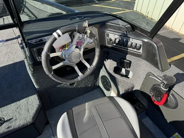 Slide: The Image of Lund Impact XS 1875 Sport 2025 - 14