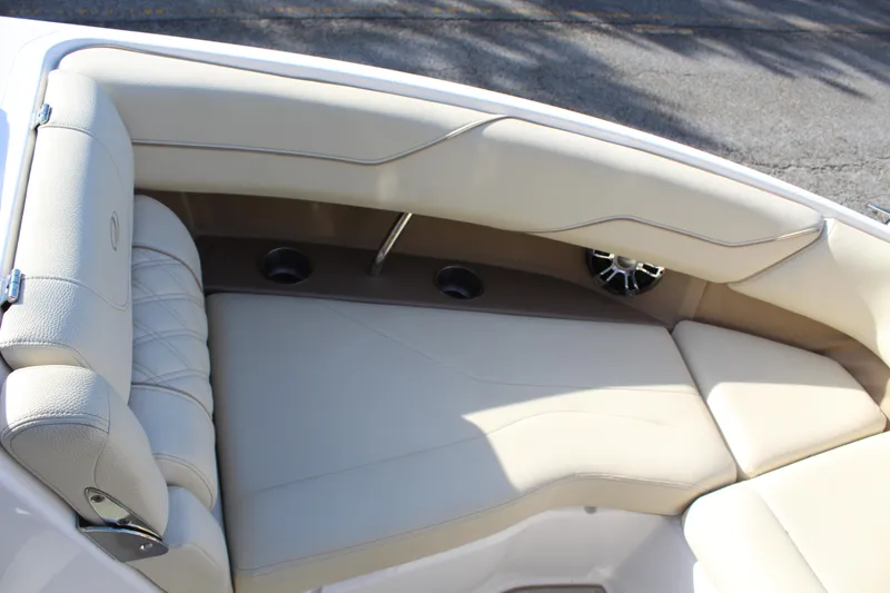 Slide: The Image of Regal LS4 Surf 2020 - 17