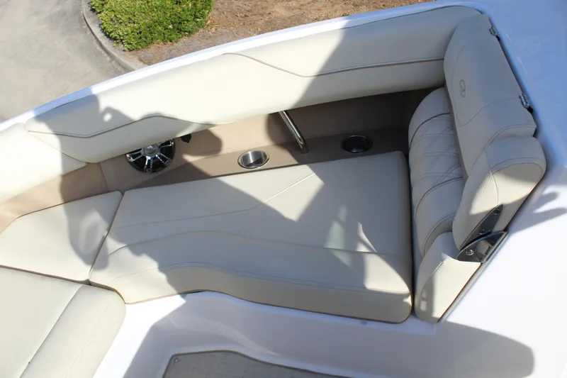 Slide: The Image of Regal LS4 Surf 2020 - 18