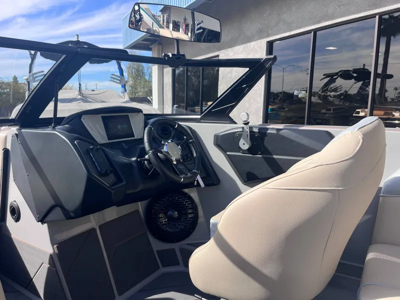 Slide: The Image of Supreme S240 2025 - 10