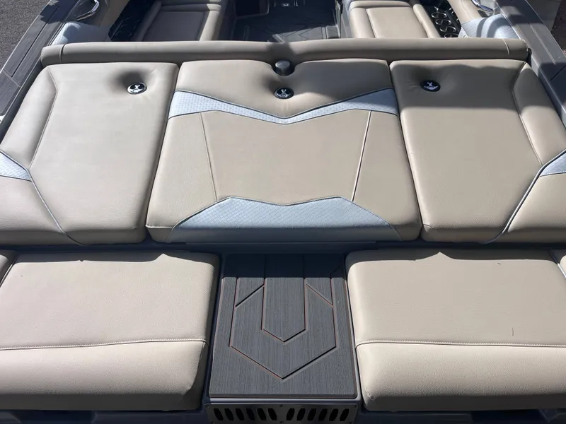 Slide: The Image of Supreme S240 2025 - 15