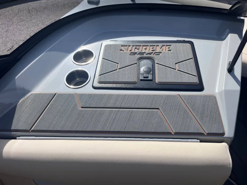 Slide: The Image of Supreme S240 2025 - 8