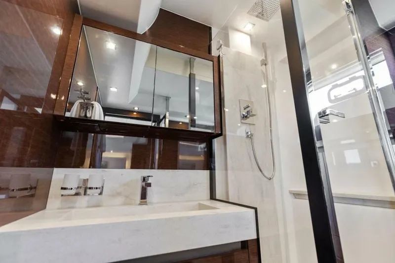 Slide: The Image of Master Head - 32