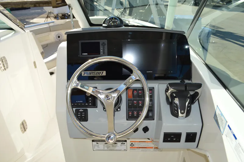 Slide: The Image of Pursuit 266 DC - Helm (3) - 13