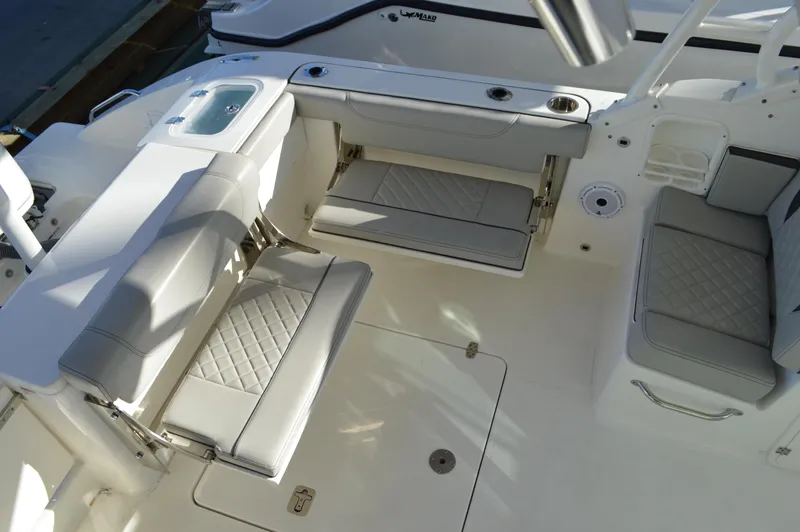 Slide: The Image of Pursuit 266 DC - Cockpit Seats Down - 20