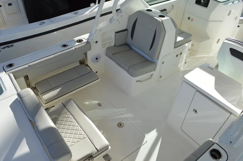 Slide: The Image of Pursuit 266 DC - Cockpit - 21