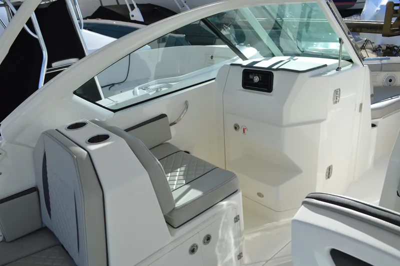 Slide: The Image of Pursuit 266 DC - Port Helm - 32