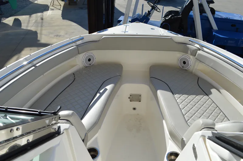 Slide: The Image of Pursuit 266 DC - Bow Seating (2) - 38