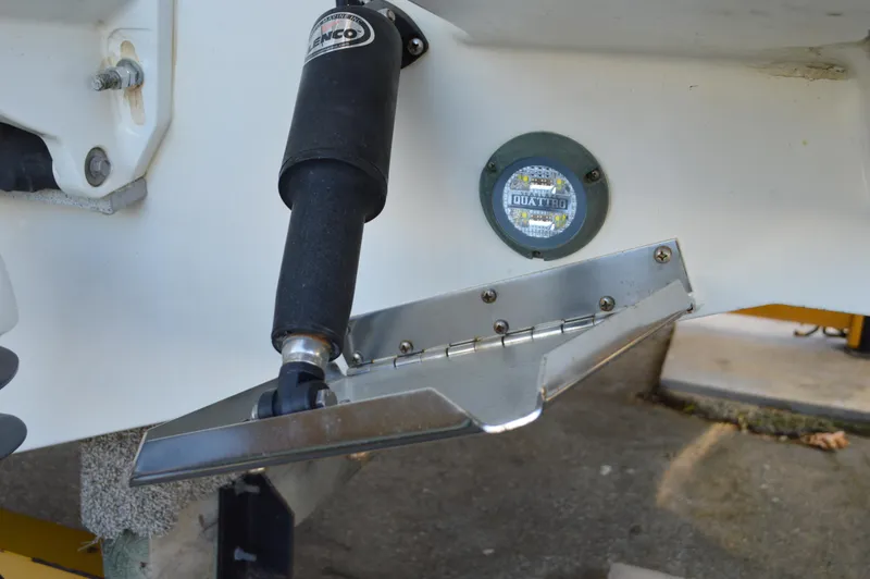 Slide: The Image of Pursuit 266 DC - Trim Tab and Underwater Light - 8