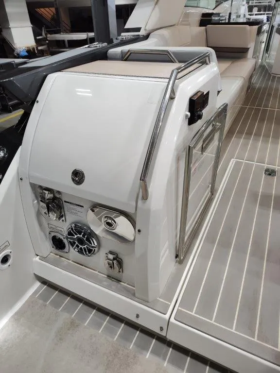 Slide: The Image of 2021 Formula 430 Super Sport Crossover boat interior with sleek design and modern amenities. - 23