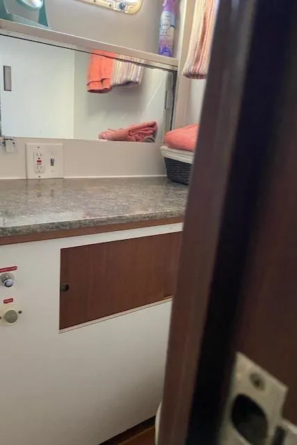 Slide: The Image of Hatteras 53 Motor Yacht 1973 - 50