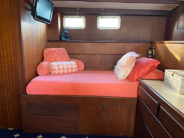 Slide: The Image of Hatteras 53 Motor Yacht 1973 - 55