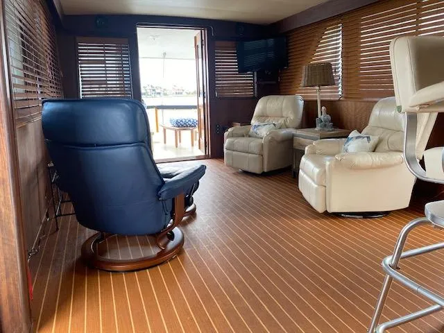 Slide: The Image of Hatteras 53 Motor Yacht 1973 - 62