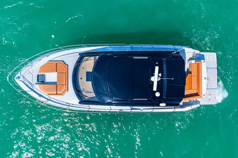 Slide: The Image of Cruisers Yachts 46 Cantius 2025 - 11