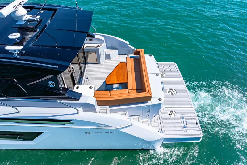 Slide: The Image of Cruisers Yachts 46 Cantius 2025 - 12