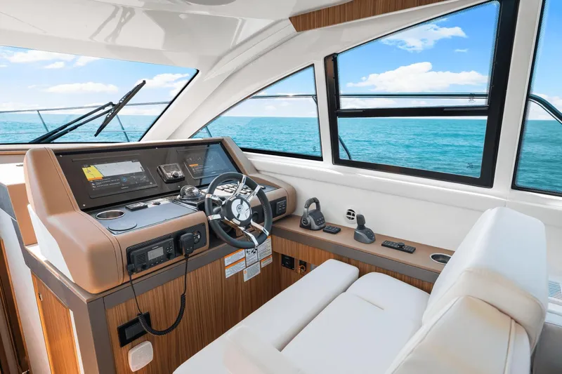 Slide: The Image of Cruisers Yachts 46 Cantius 2025 - 22
