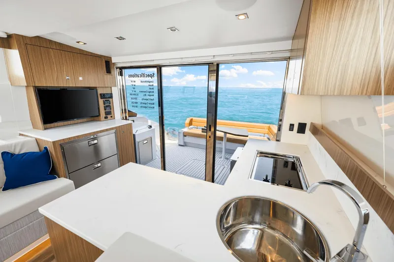 Slide: The Image of Cruisers Yachts 46 Cantius 2025 - 34