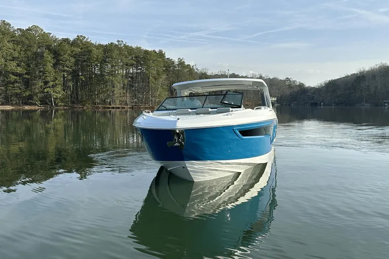 Slide: The Image of Cruisers 38 GLS 2025 - 16