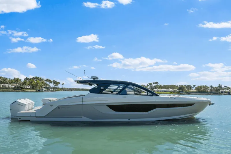 Slide: The Image of Cruisers Yachts 50 GLS 2025 - 10