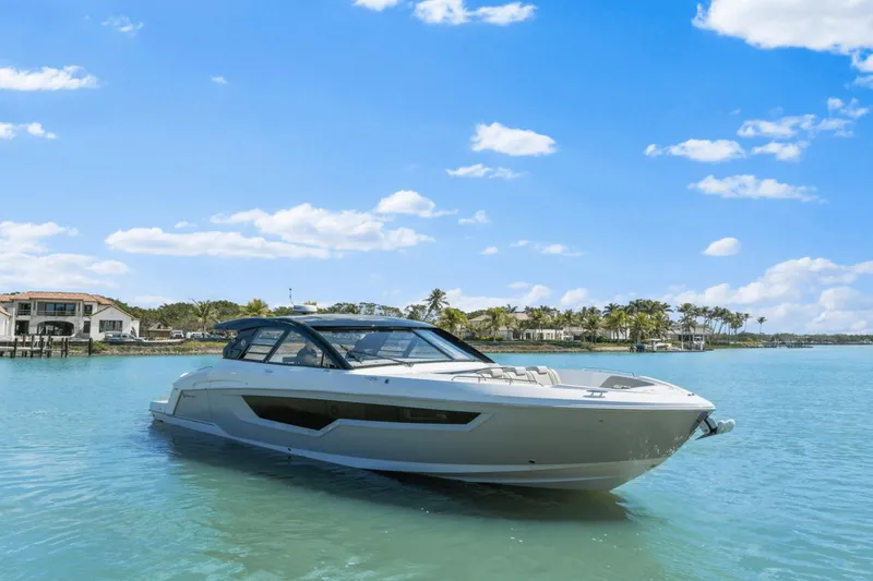 Slide: The Image of Cruisers Yachts 50 GLS 2025 - 11