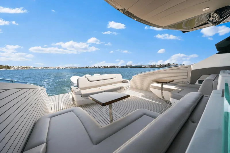 Slide: The Image of Cruisers Yachts 50 GLS 2025 - 27