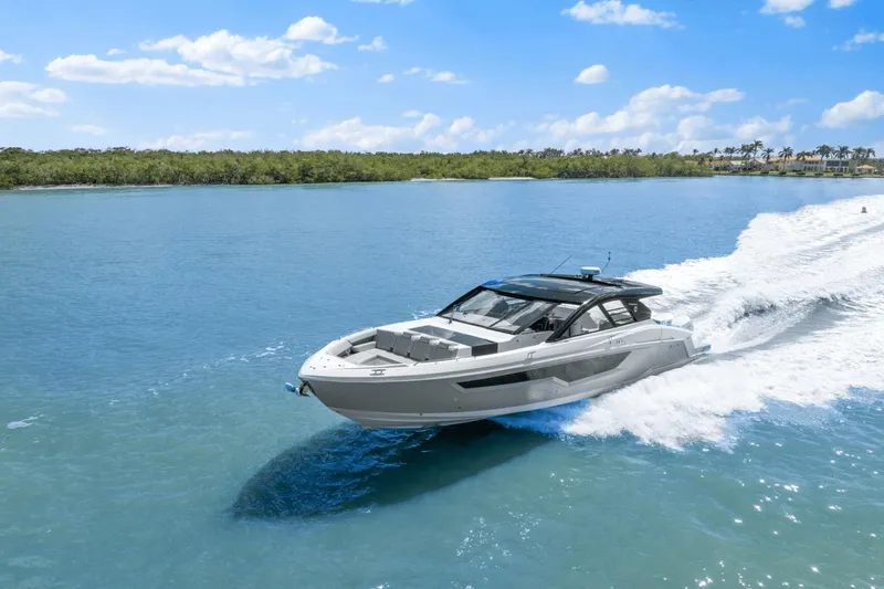 Slide: The Image of Cruisers Yachts 50 GLS 2025 - 9