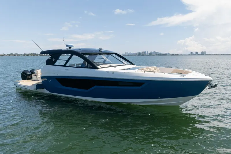 Slide: The Image of Cruisers Yachts 50 GLS 2025 - 14