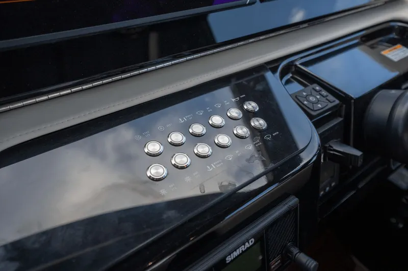 Slide: The Image of Cruisers Yachts 50 GLS 2025 - 32