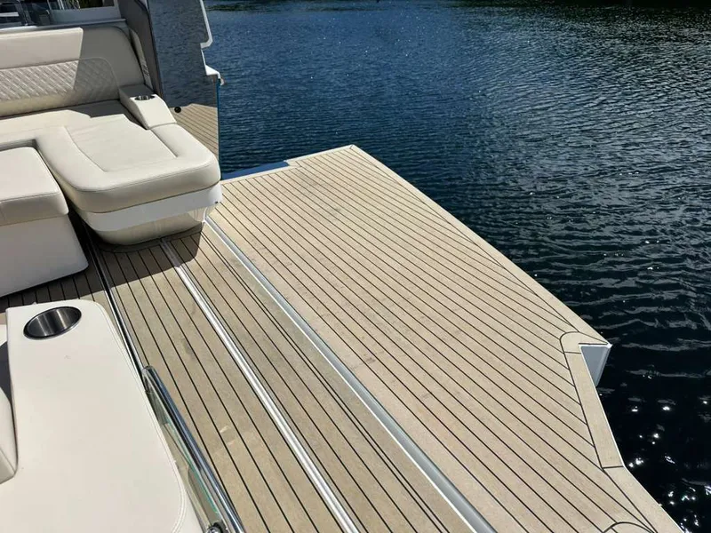 Slide: The Image of Cruisers Yachts 50 GLS 2025 - 48