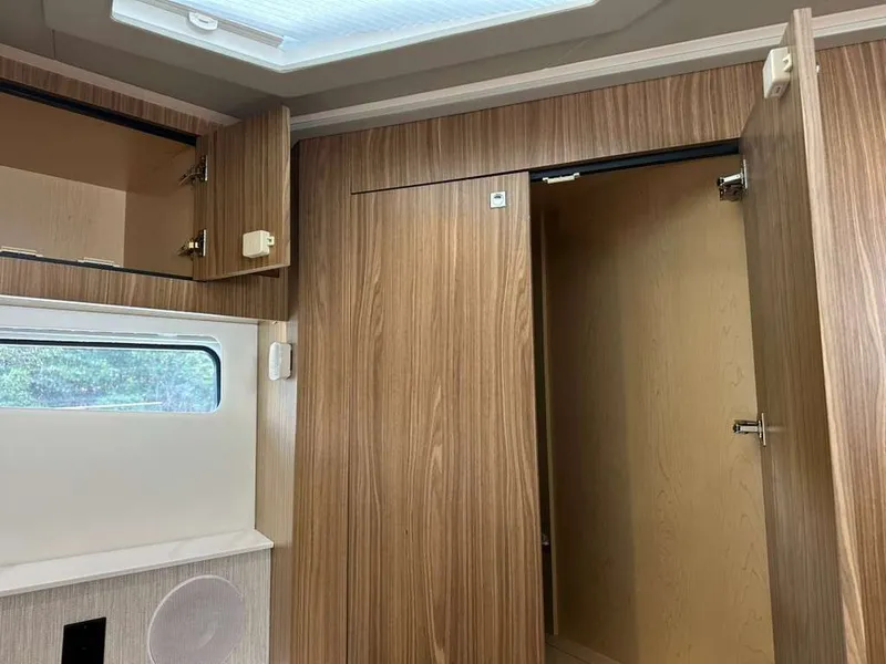 Slide: The Image of Cruisers Yachts 50 GLS 2025 - 54