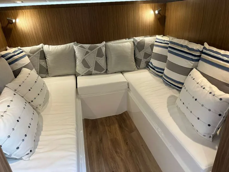 Slide: The Image of Cruisers Yachts 50 GLS 2025 - 58