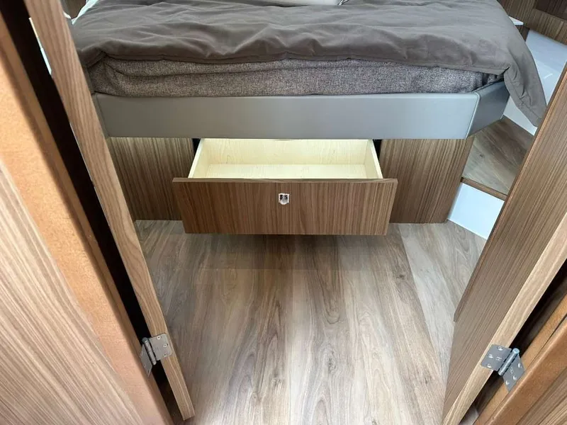 Slide: The Image of Cruisers Yachts 50 GLS 2025 - 61