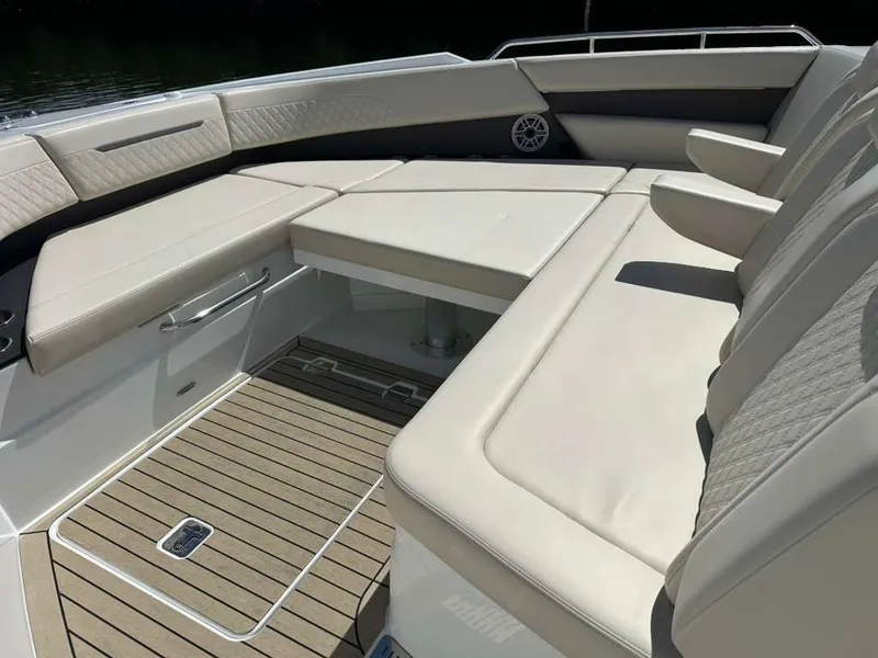 Slide: The Image of Cruisers Yachts 50 GLS 2025 - 62