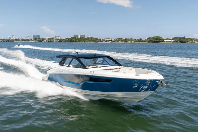 Slide: The Image of Cruisers Yachts 50 GLS 2025 - 7