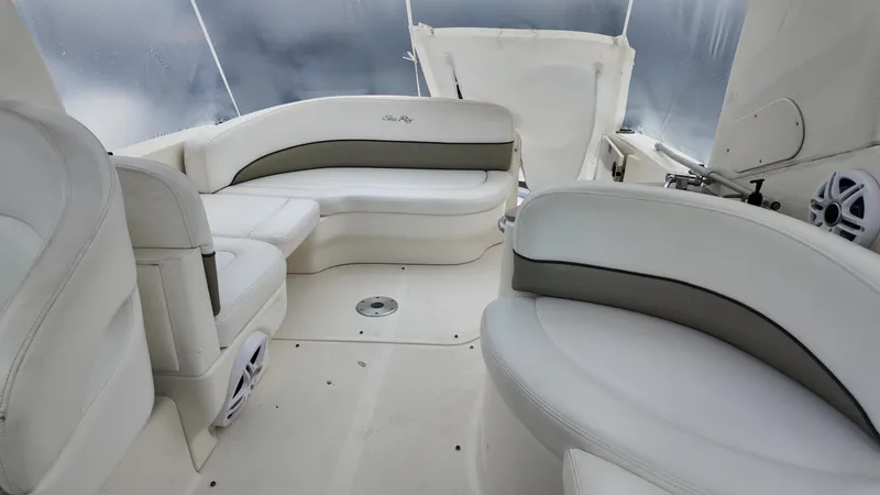 Slide: The Image of Sea Ray Sundancer 260 2006 - 7