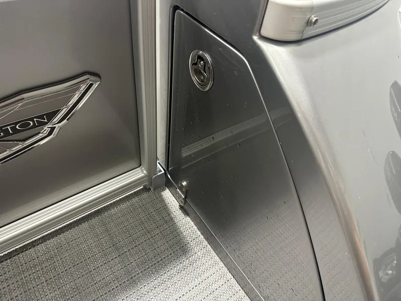 Slide: The Image of Bennington 27QFBWAT2SR 2024 - 20