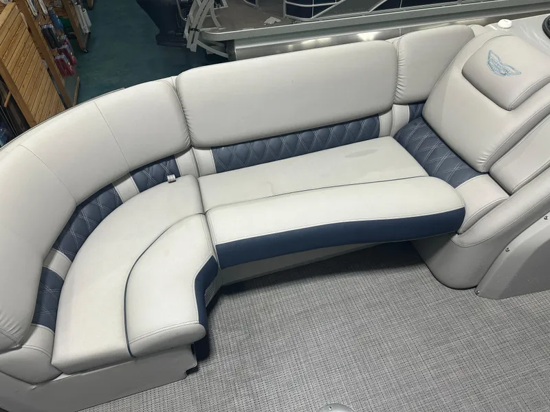 Slide: The Image of Bennington 27QFBWAT2SR 2024 - 22