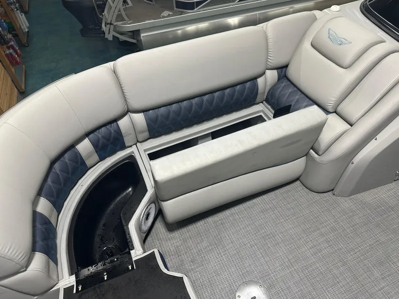 Slide: The Image of Bennington 27QFBWAT2SR 2024 - 23