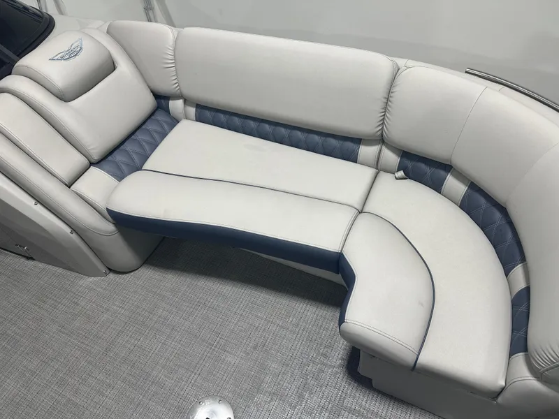 Slide: The Image of Bennington 27QFBWAT2SR 2024 - 24